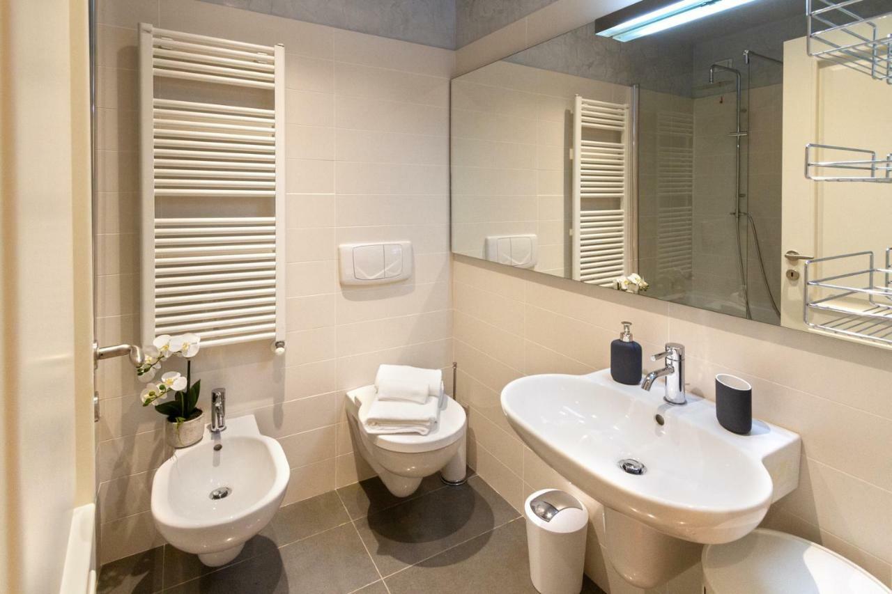 Tergesteo Palace Suite Trieste Bagian luar foto